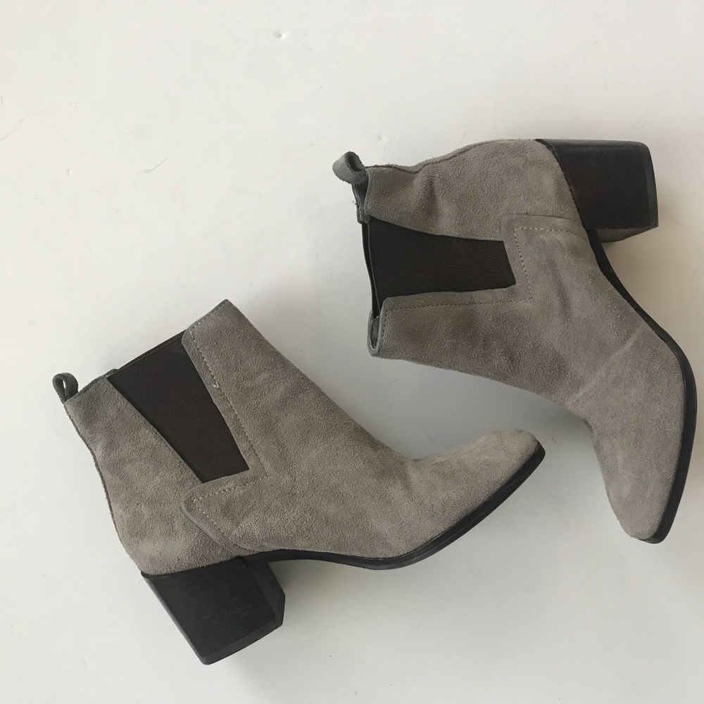 BLOWOUT SALE Pour La Victoire gray suede booties - Picture 6 of 8